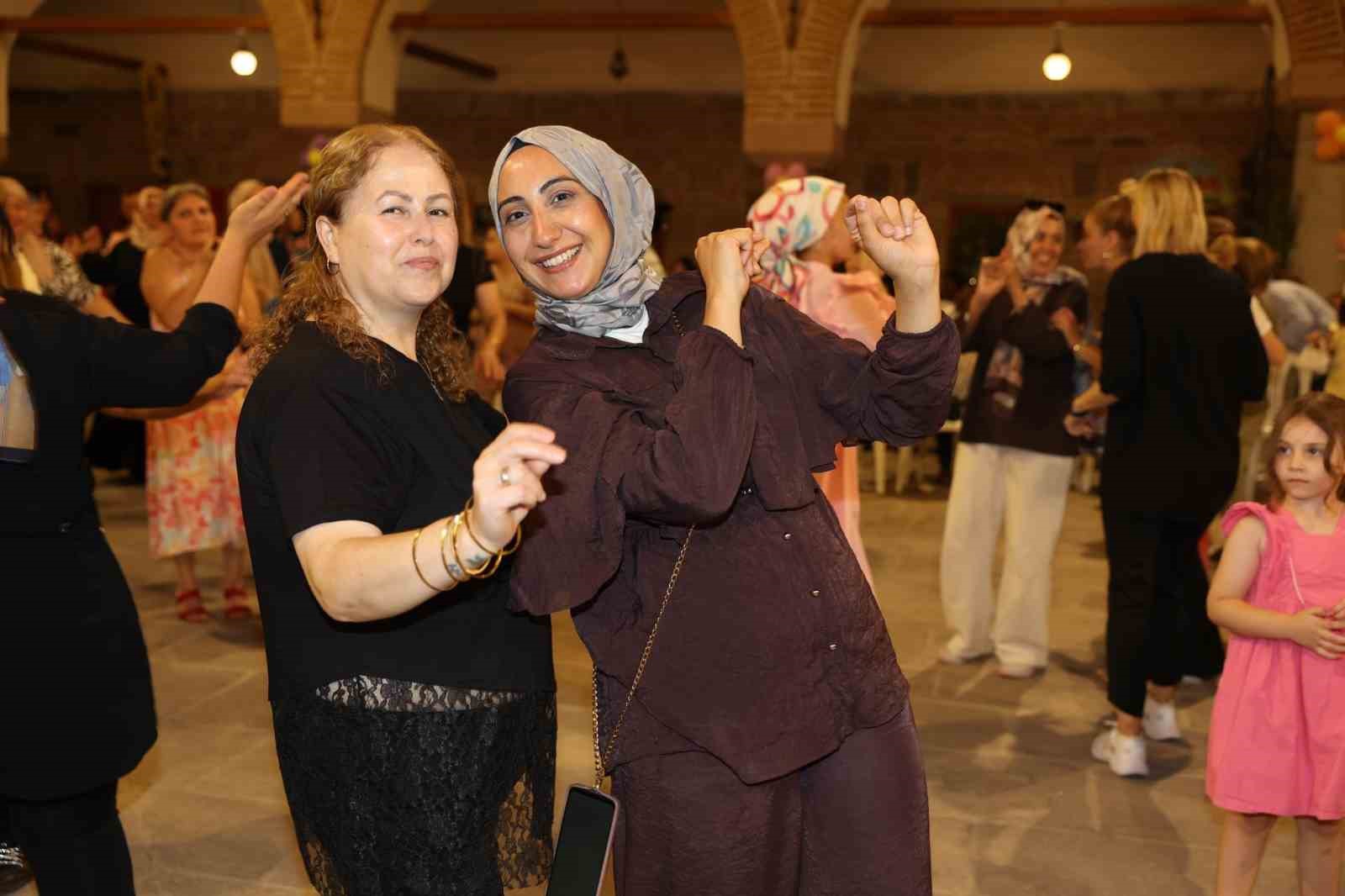 Tarihi Kurşunlu Han’da kadınlar matinesi