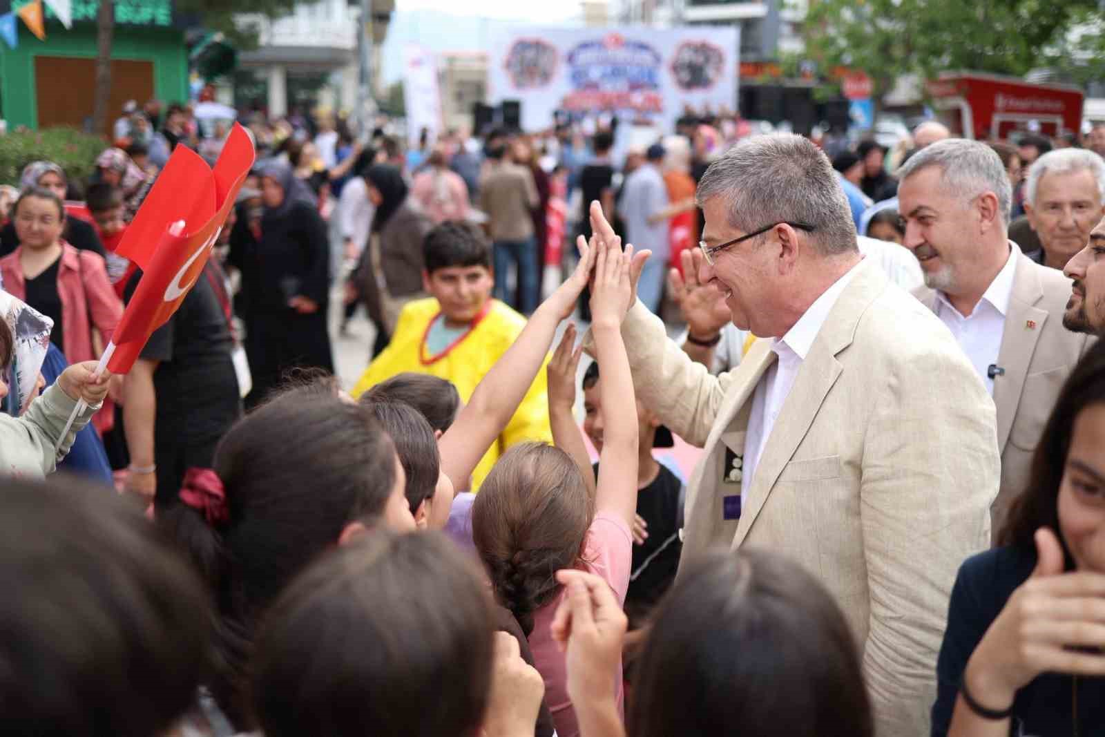 Denizli sokaklarında AK Parti rüzgarı esiyor