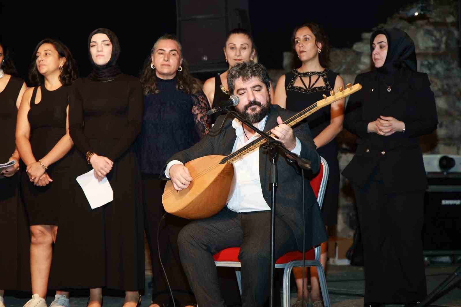 Eskihisar Kalesi’nde kültür sanat akşamları coşkusu