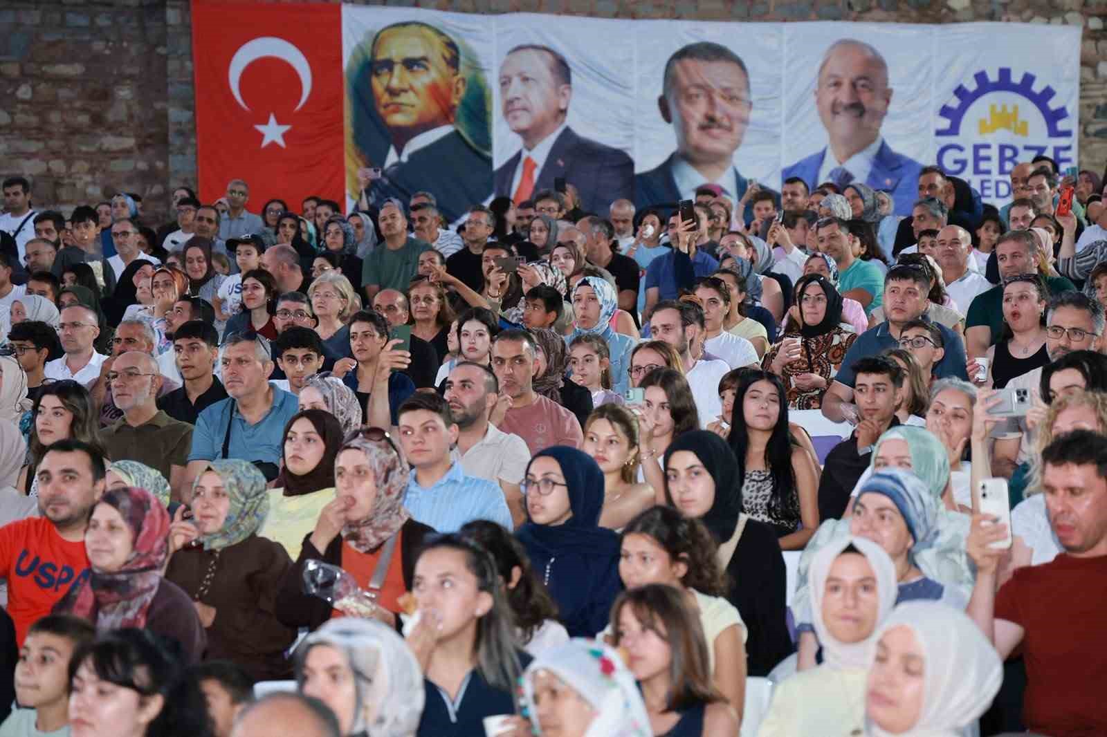 Eskihisar Kalesi’nde kültür sanat akşamları coşkusu