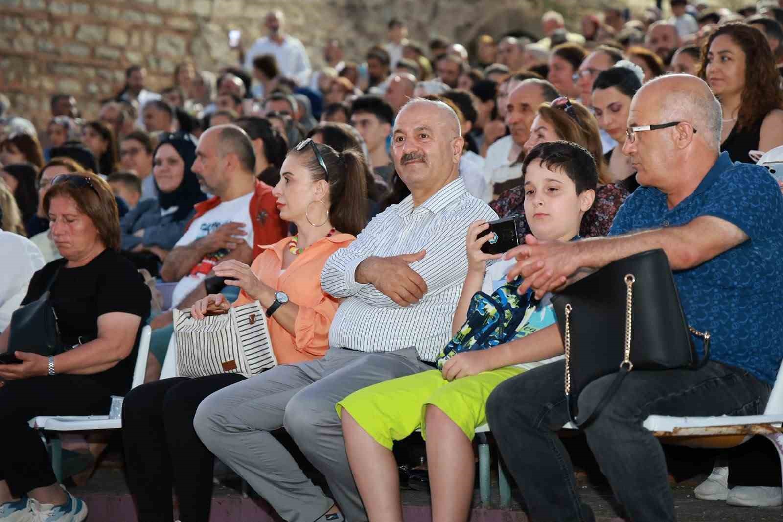 Eskihisar Kalesi’nde kültür sanat akşamları coşkusu