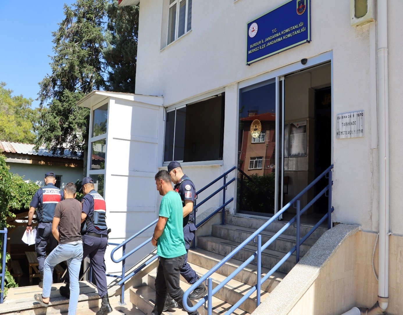 Burdur’da 7 ilçede "Narko Kapan" operasyonu: 2 tutuklama