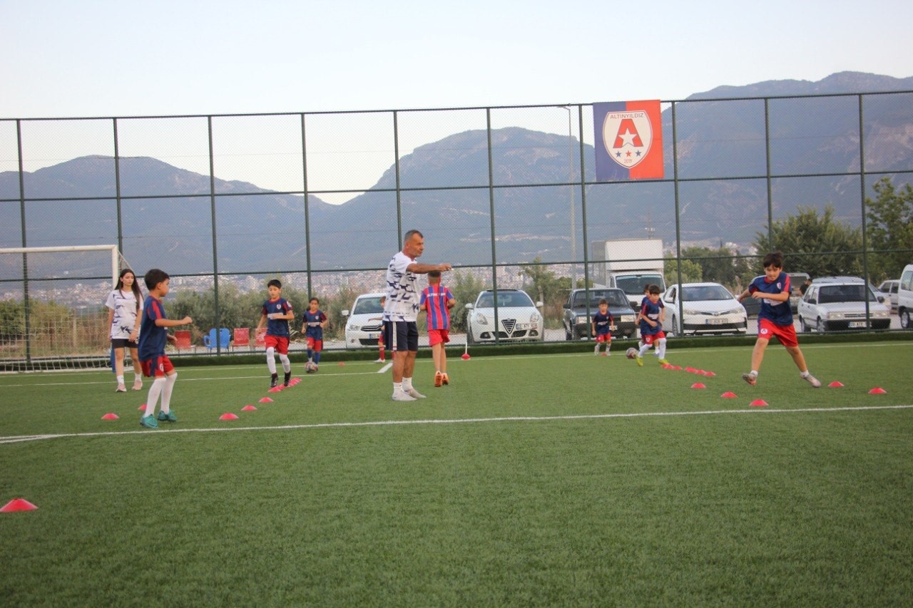Gelişim Ligi’ne U14 ve U15 de katılacak olan Altınyıldız çalışmalara hız verdi