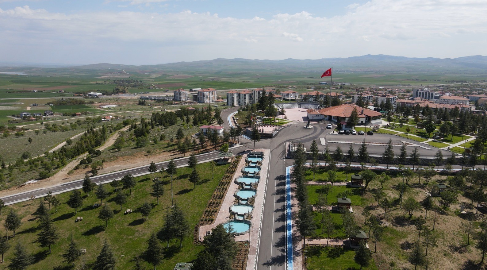 Millet bahçesiyle ilçenin çehresi değişti