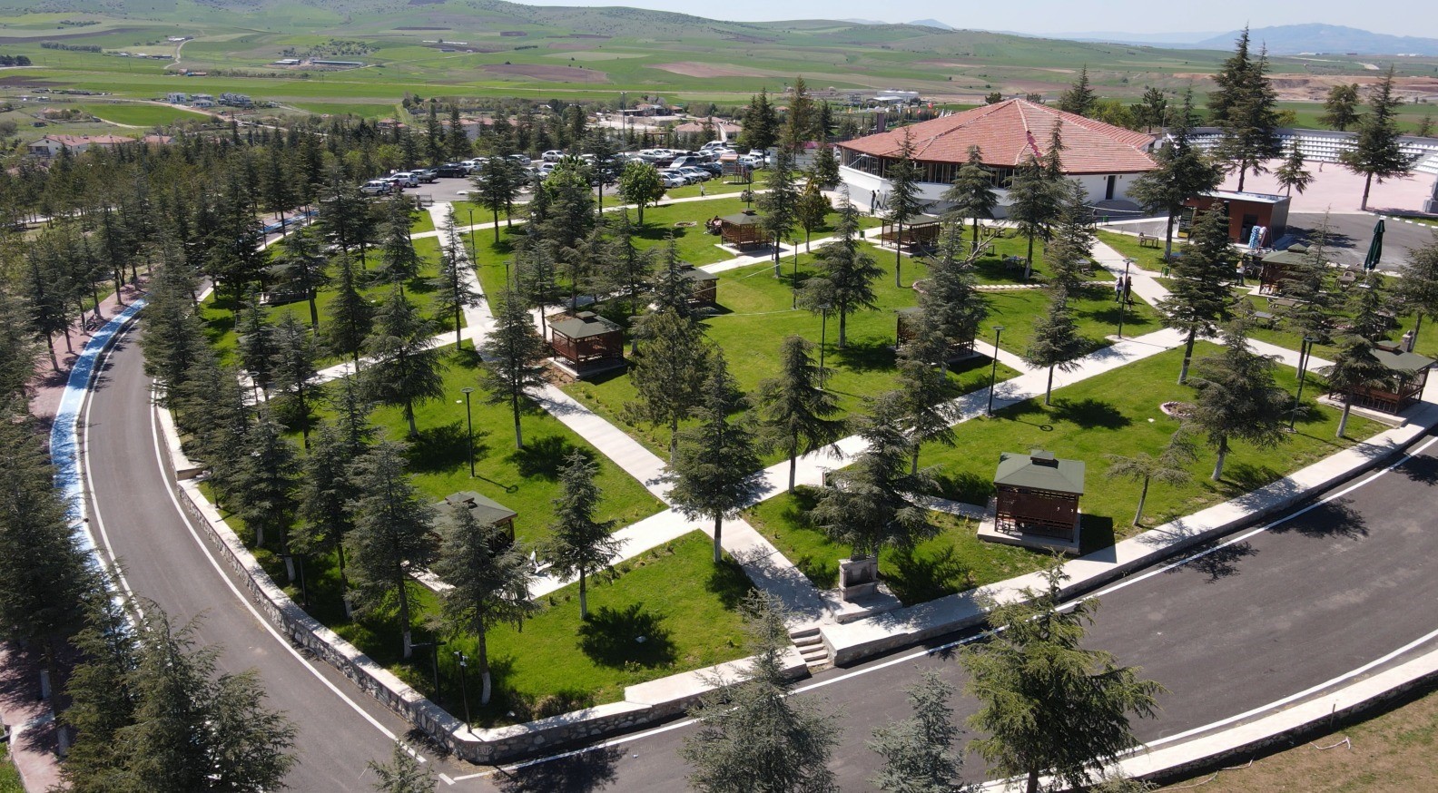 Millet bahçesiyle ilçenin çehresi değişti