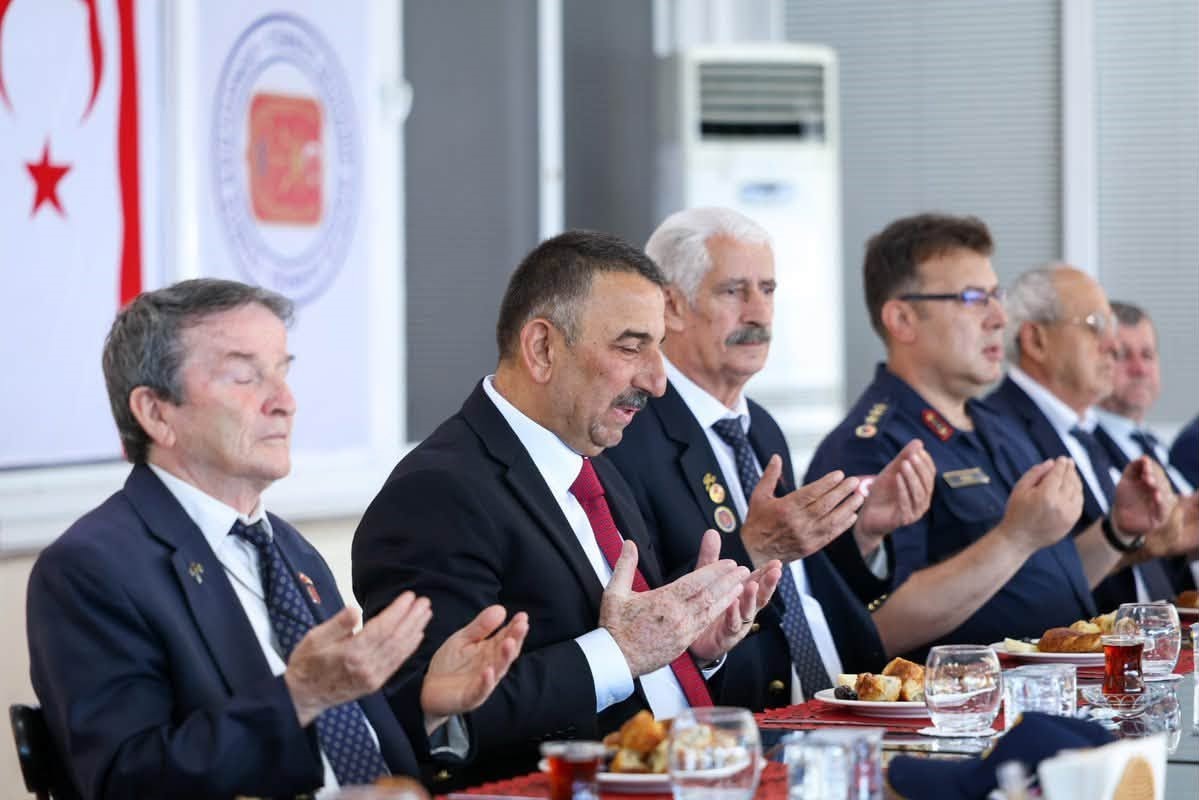 Vali Hacıbektaşoğlu, Kıbrıs gazileriyle bir araya geldi