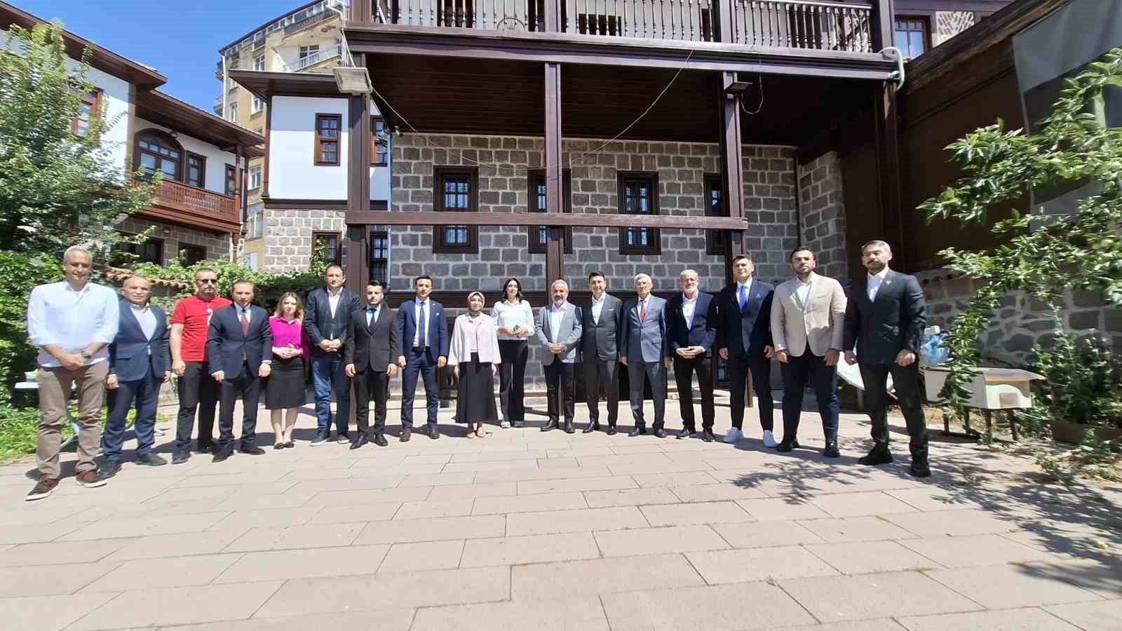 AK Parti Grup Başkanvekili Usta: (Terörsüz Türkiye) "Talepler doğru bir şekilde değerlendirecek, iyi bir yasa teklifi kısa sürede gelecek diye düşünüyorum"