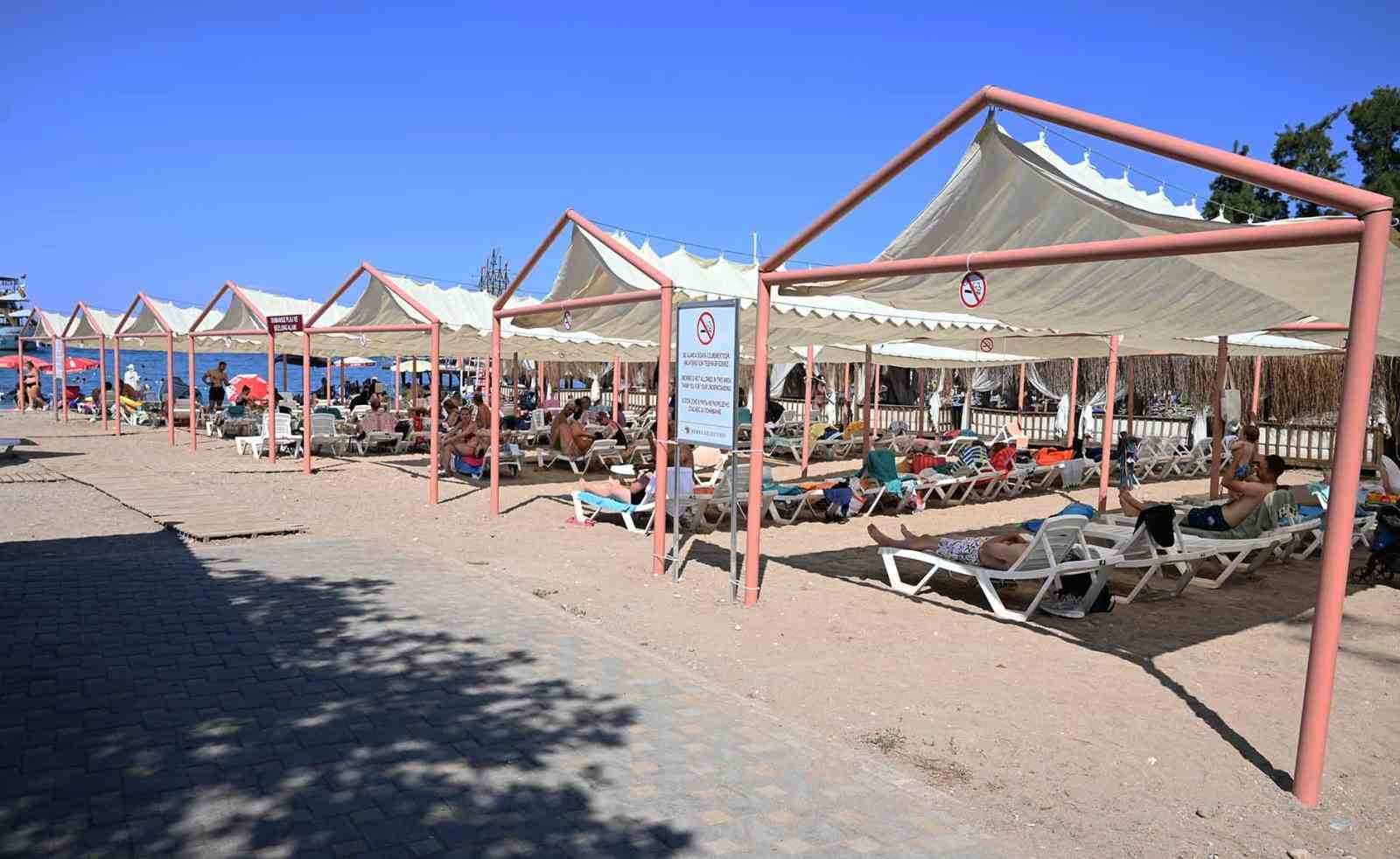 Kemer’de "Dumansız Plaj" uygulaması başladı