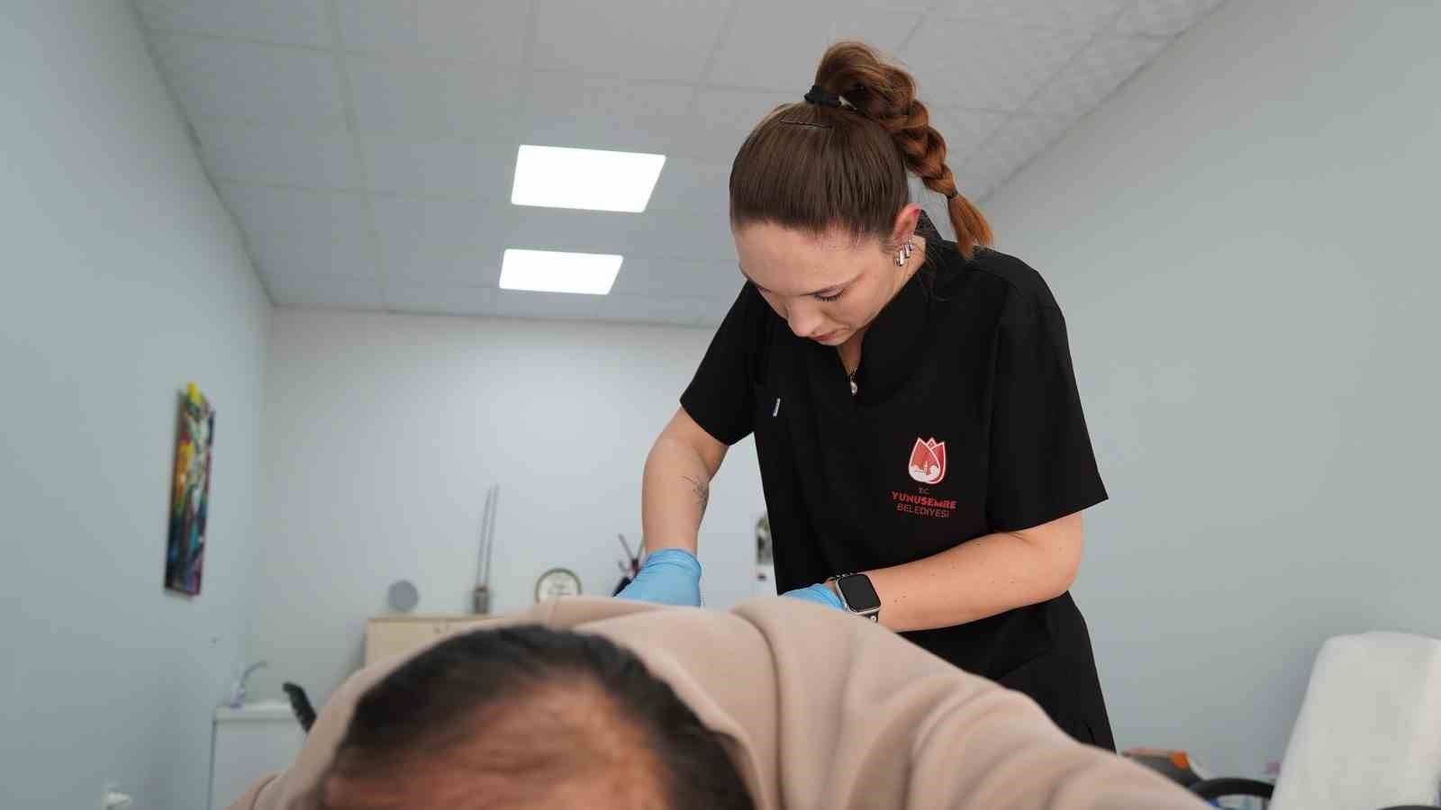 Yunusemre’de 6 ayda 3 bin 463 kişiye sağlık desteği