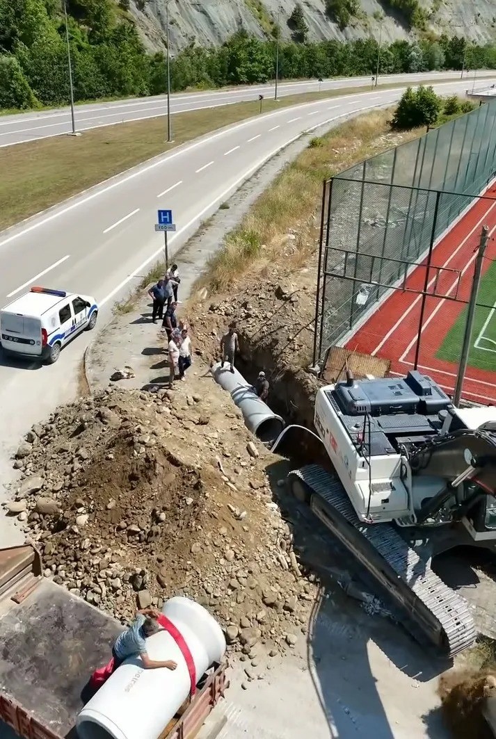 Erfelek’te su baskınlarına kalıcı çözüm için ilk kazma vuruldu