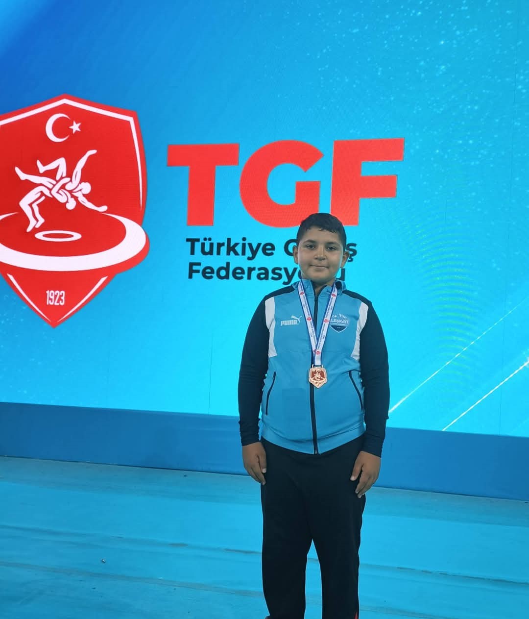 Eleşkirtli Berat Çelik minderde Türkiye şampiyonu oldu