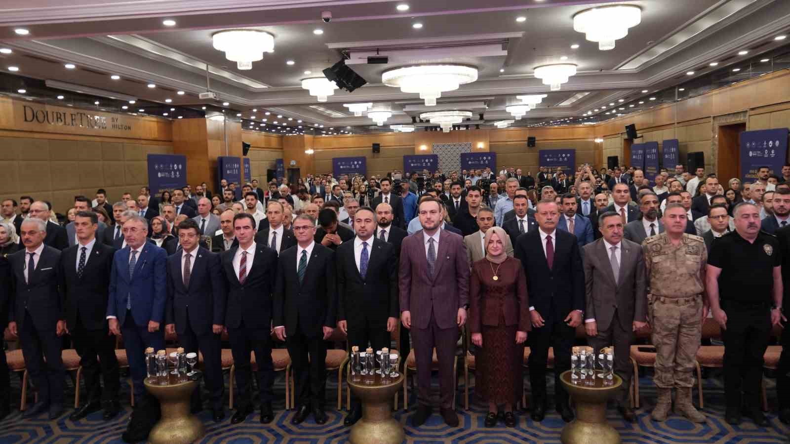 Bakan Yardımcısı Burak Demiralp: "Van Gölü’nde yılların biriktirdiği kirlilik yüküne neşter vurduk"