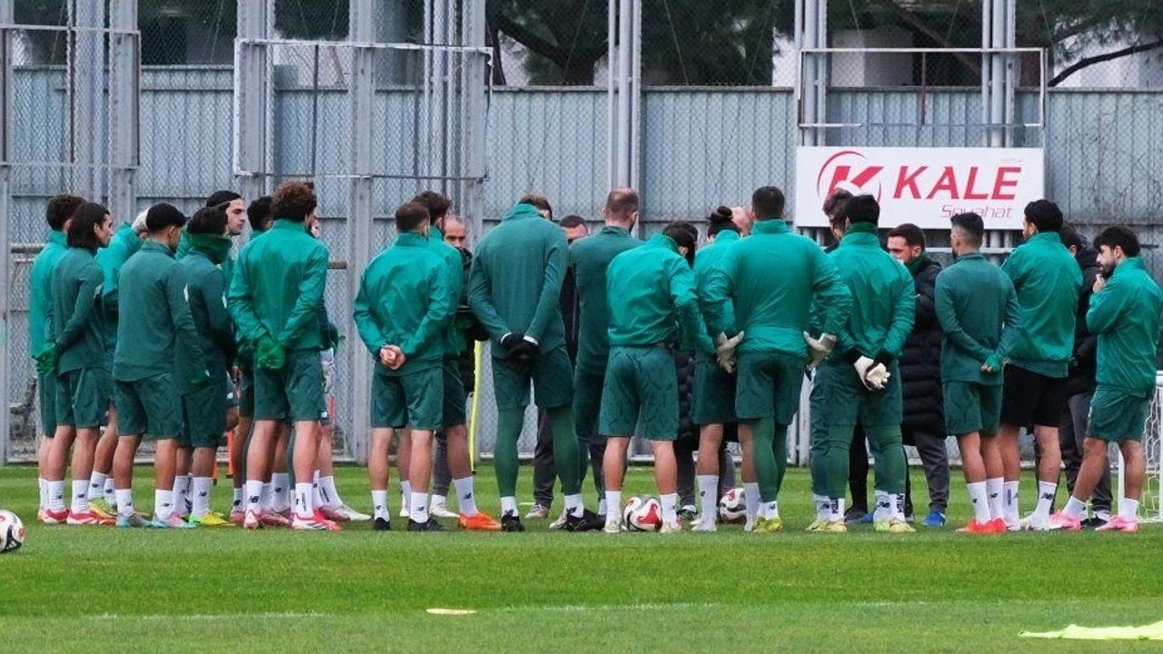 Bursaspor-Shakhtar Donetsk maçına yoğun ilgi: 15 bin 230 bilet satıldı