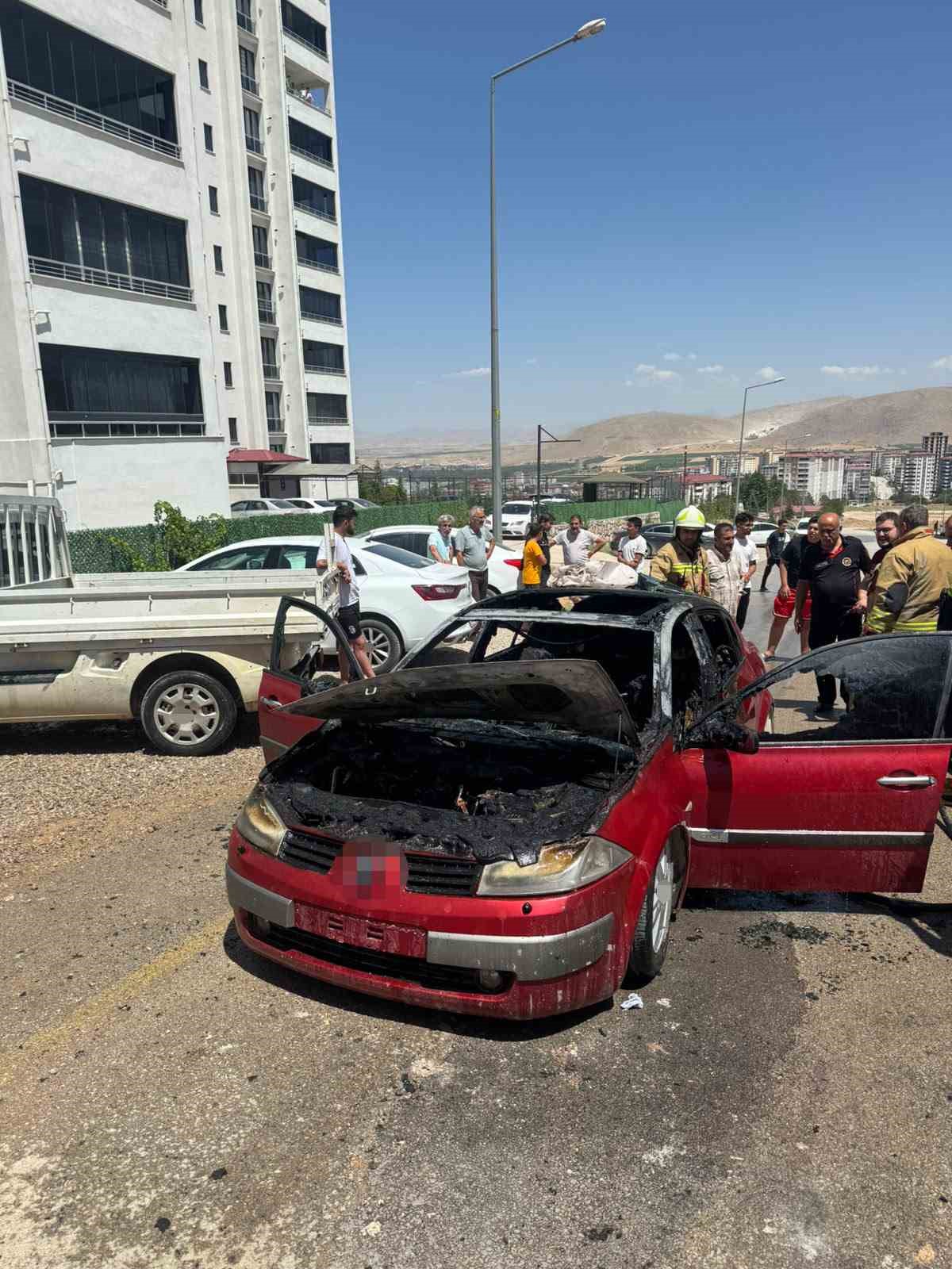 Kahramanmaraş’ta otomobil yangını