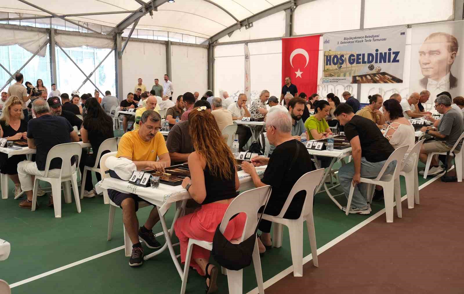 3. Geleneksel Klasik Tavla Turnuvası nefesleri kesti