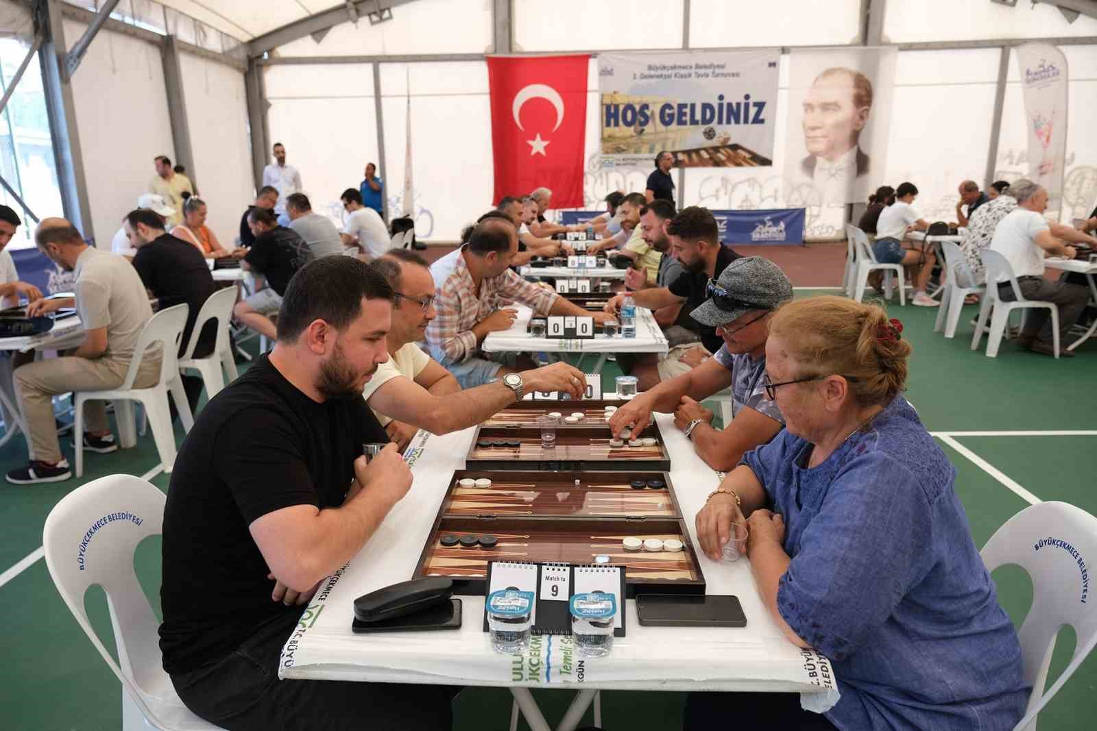3. Geleneksel Klasik Tavla Turnuvası nefesleri kesti