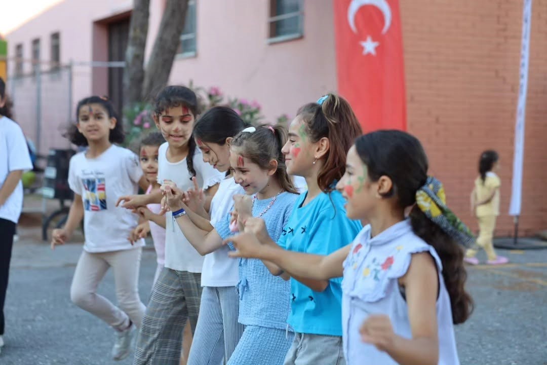 Körfez’de çocukların şenlik heyecanı