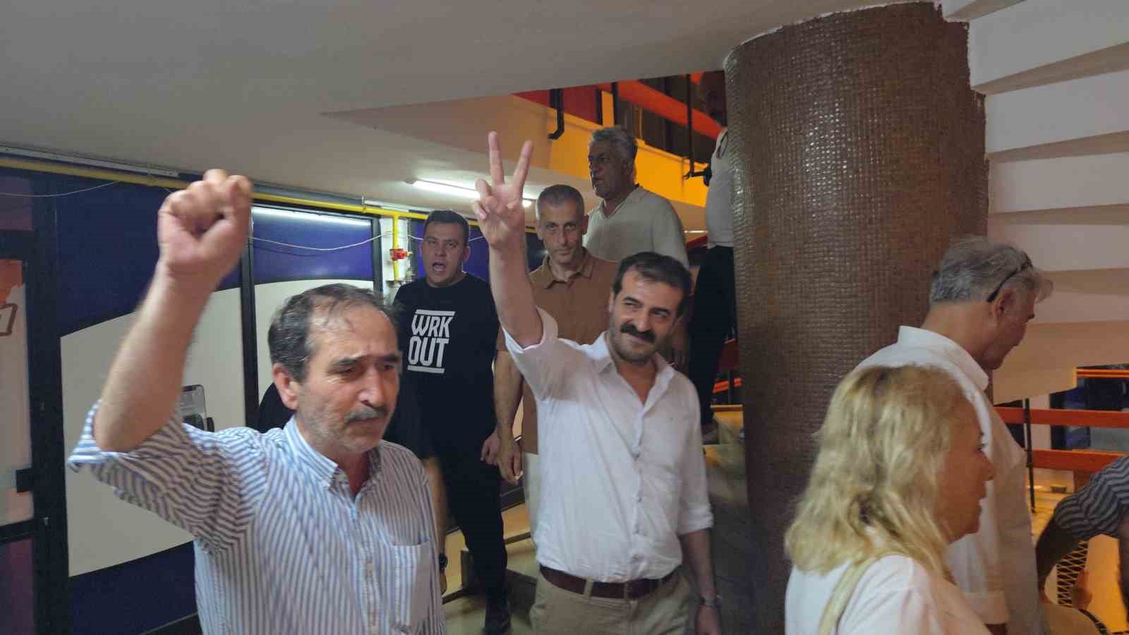 Görevden alınan CHP Samsun yönetimi il binasını boşalttı