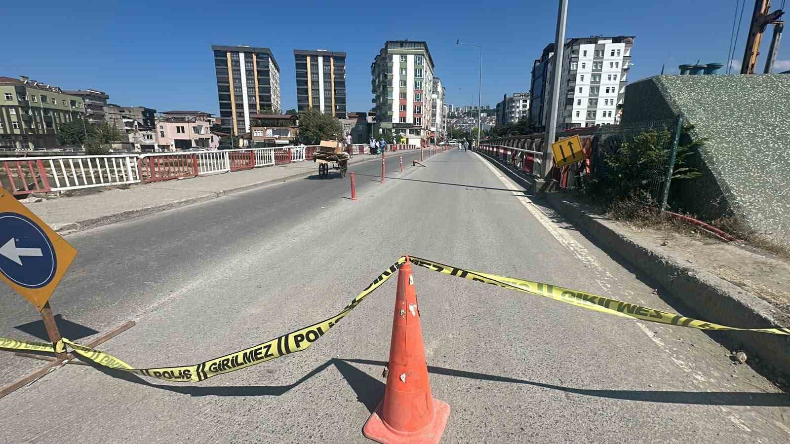 Samsun’da köprü tedbir amaçlı trafiğe kapatıldı