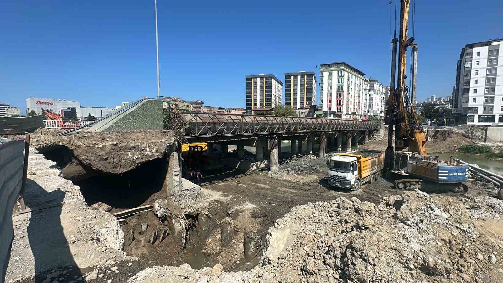 Samsun’da köprü tedbir amaçlı trafiğe kapatıldı