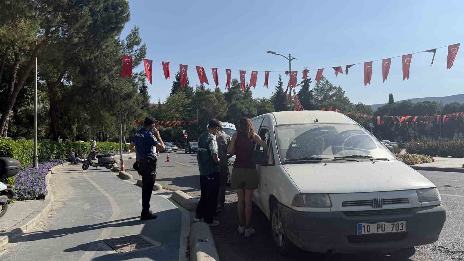 Ehliyetsiz sürücünün karıştığı kazada motosikletli yaralandı