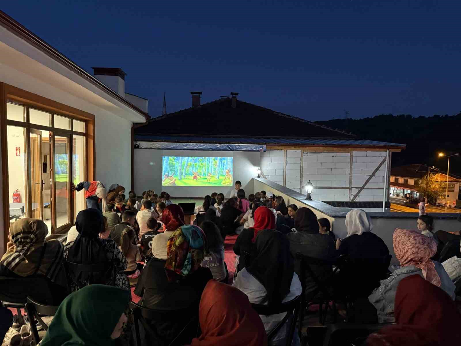 Düzce Genç Ofis’ten sinema gecesi