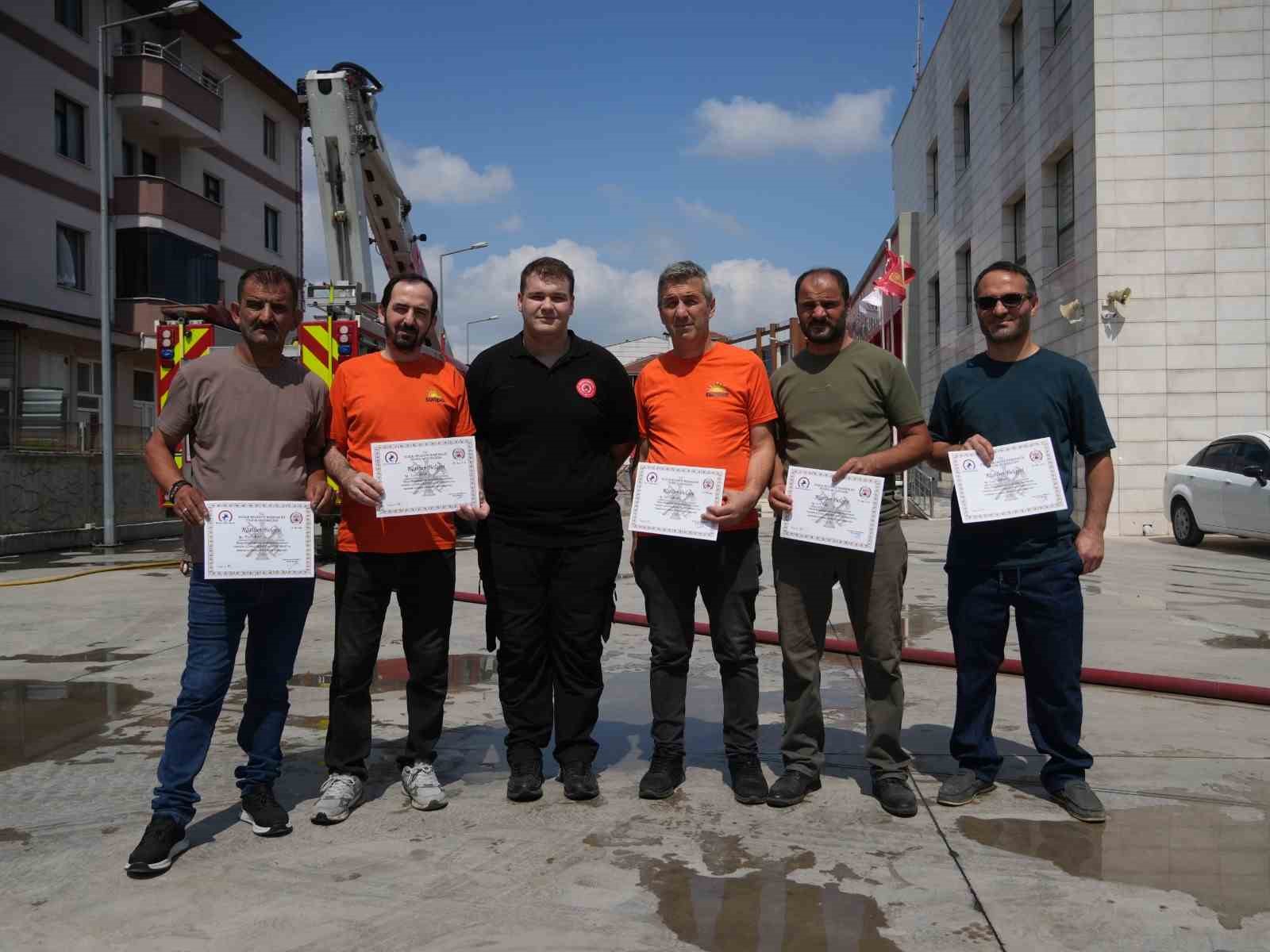 Akaryakıt istasyonu çalışanlarına yangın güvenliği eğitimi