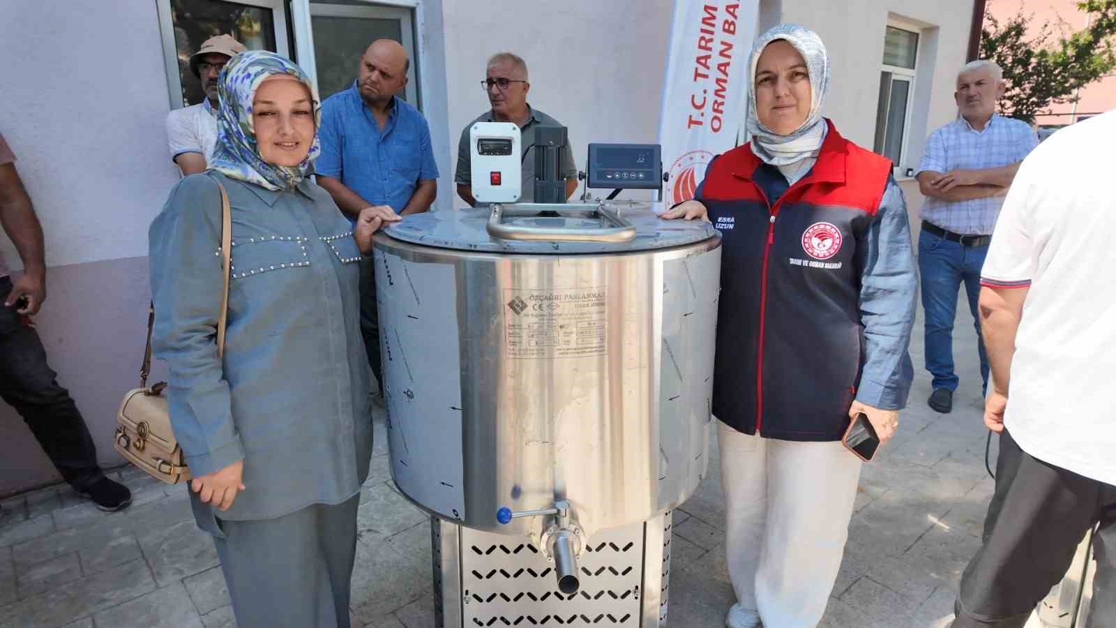 Düzce’de 45 üreticiye süt soğutma tankı desteği