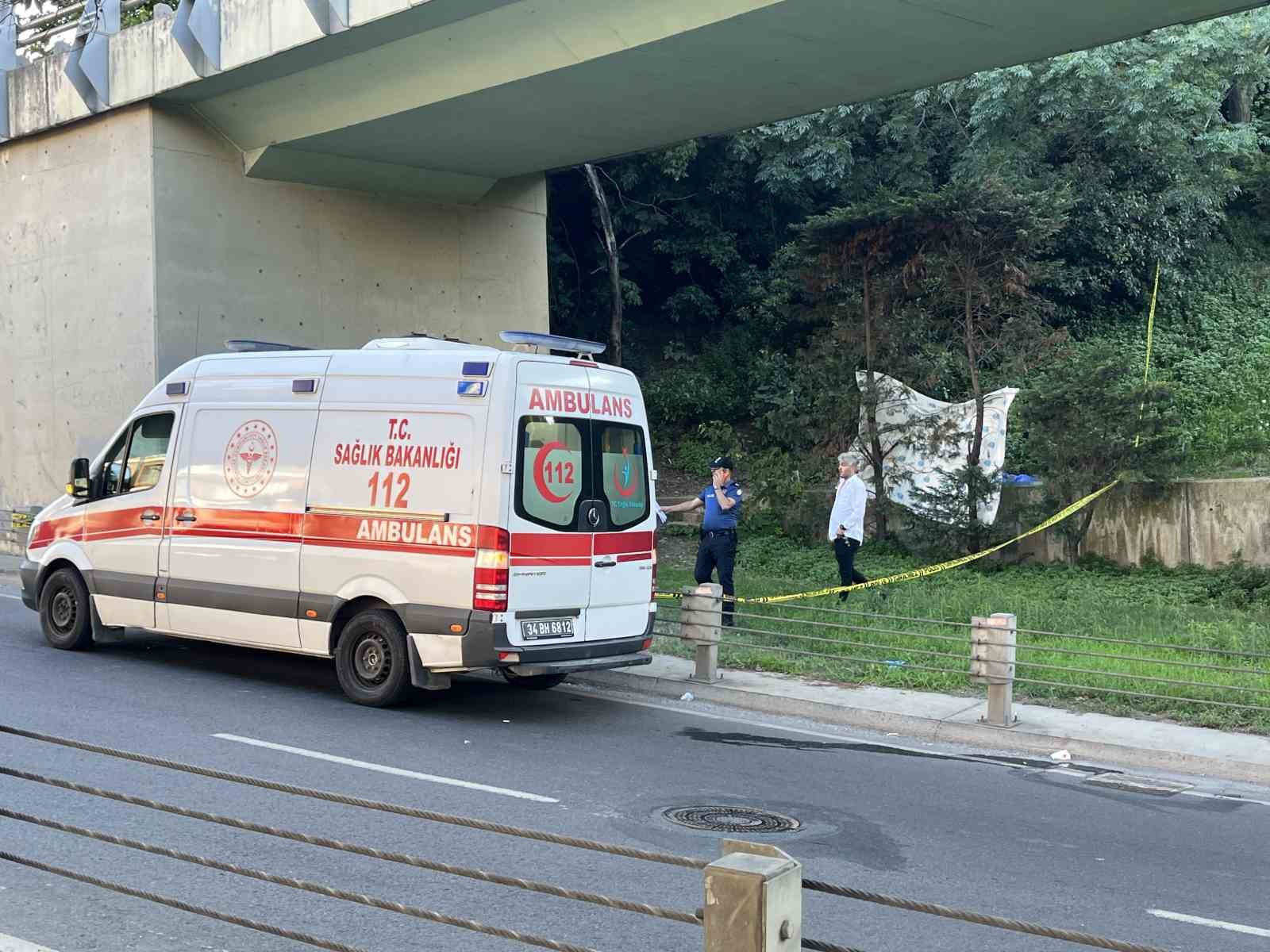 Şişli’de yol kenarındaki yeşil alanda erkek cesedi bulundu