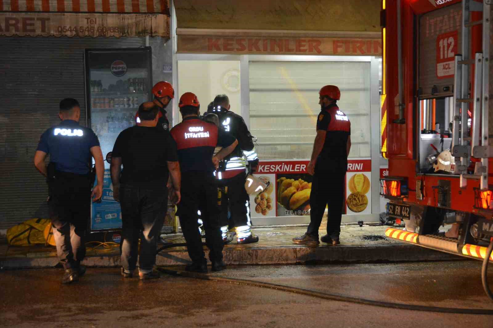 Ordu’da yanan fındık kabuğu çuvalı iş yerini dumana boğdu