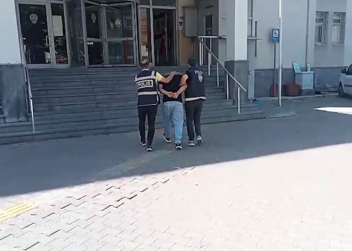 Kayseri’de kesinleşmiş hapis cezasıyla aranan 2 şahıs yakalandı