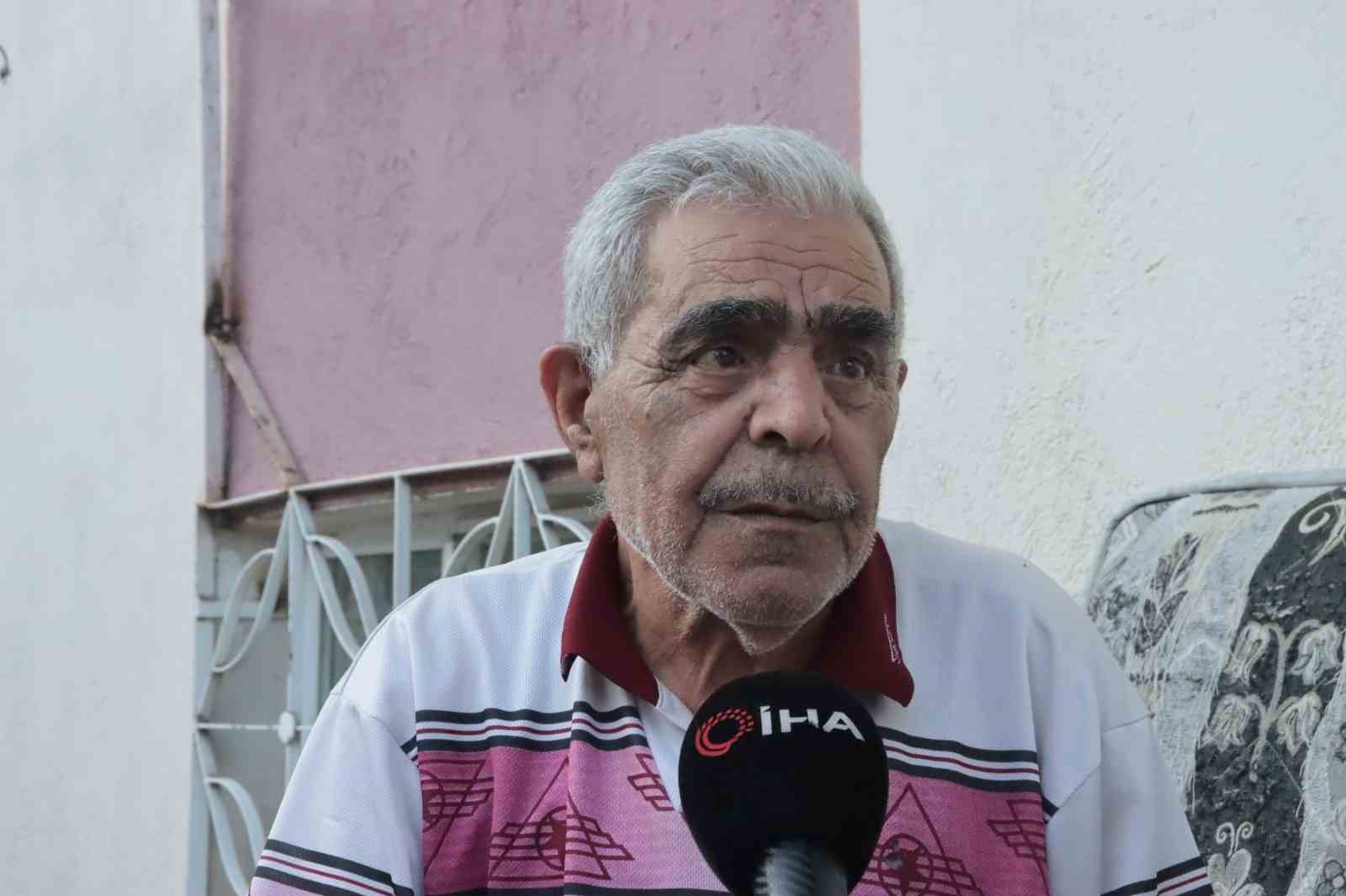 Oğlunun akülü tekerlekli sandalyesini yaktığı babaya akülü araç hediye edildi