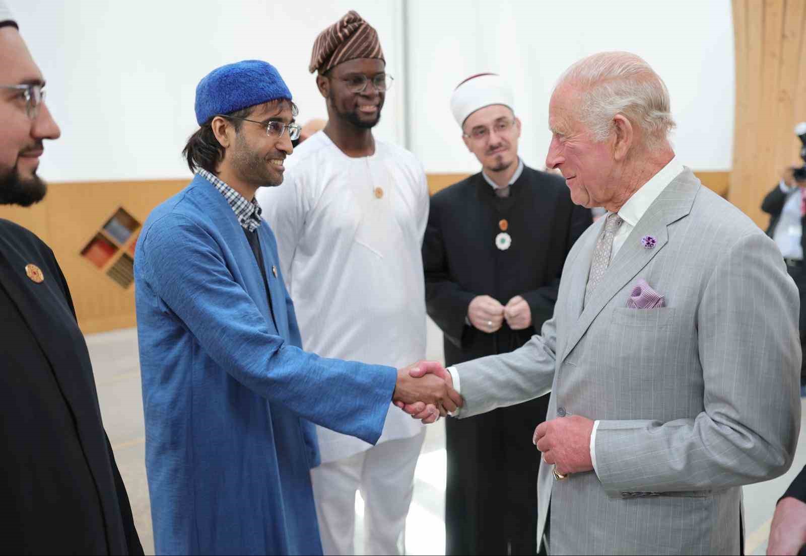 Kral III. Charles, Cambridge’de Avrupa’nın ilk ekolojik tasarımlı camisini ziyaret etti