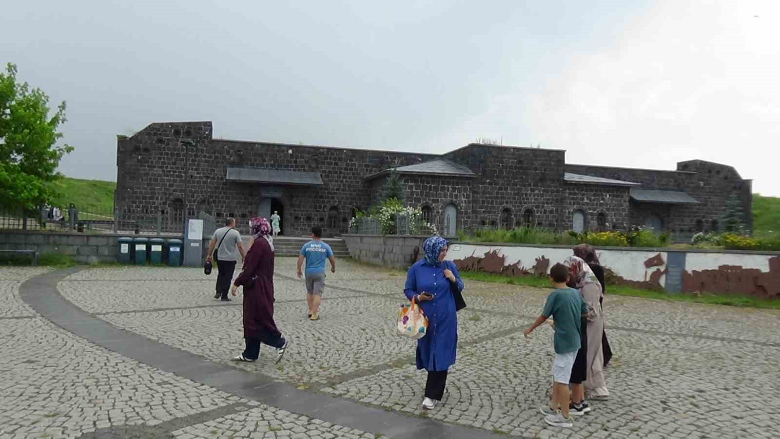 Kars’ta tarihe dokunan müze: Kafkas Cephesi’nin acıları ve kahramanlığı ziyaretçileri derinden etkiliyor