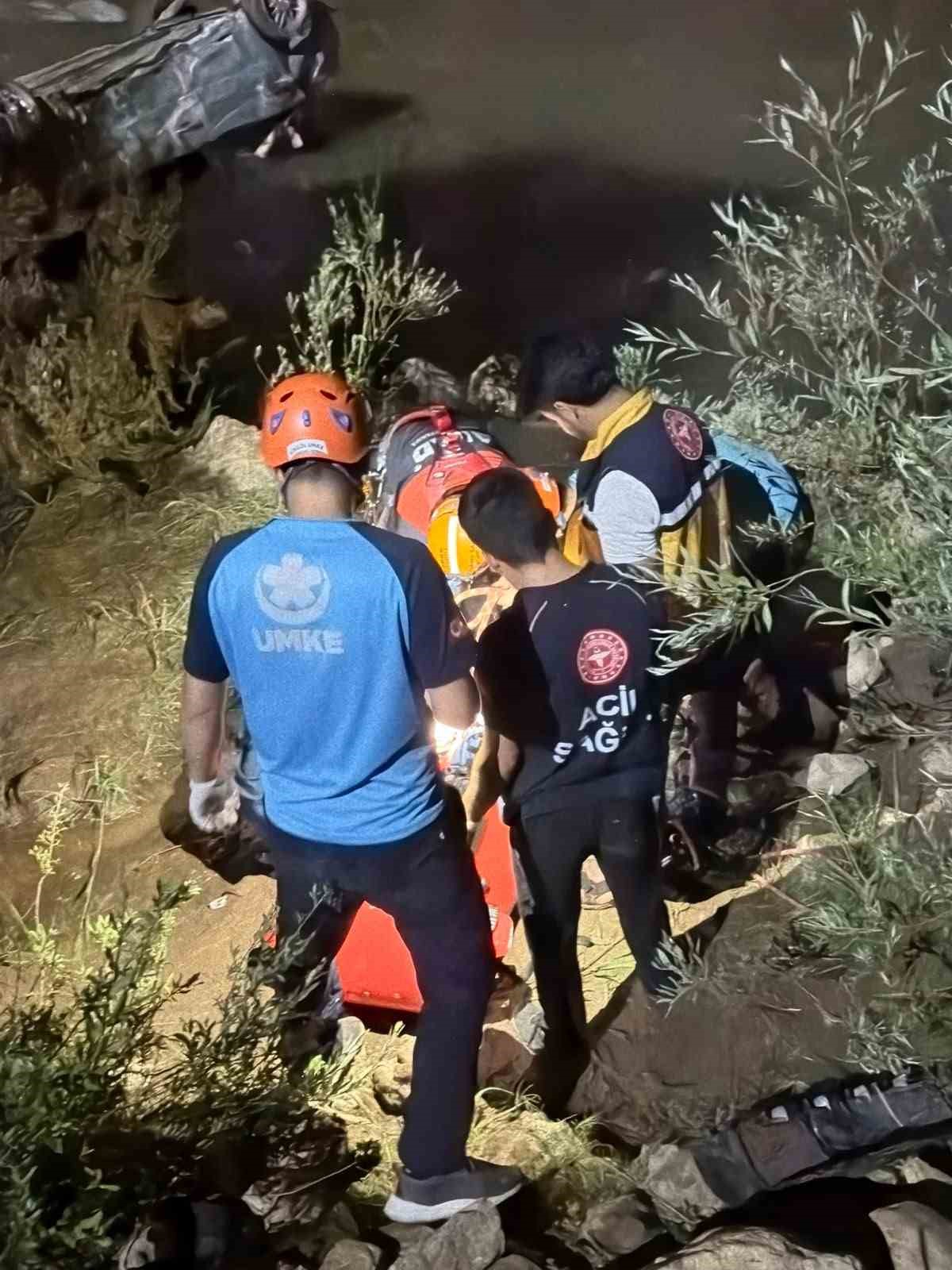Bingöl’de araç uçuruma yuvarlandı: 1 ölü