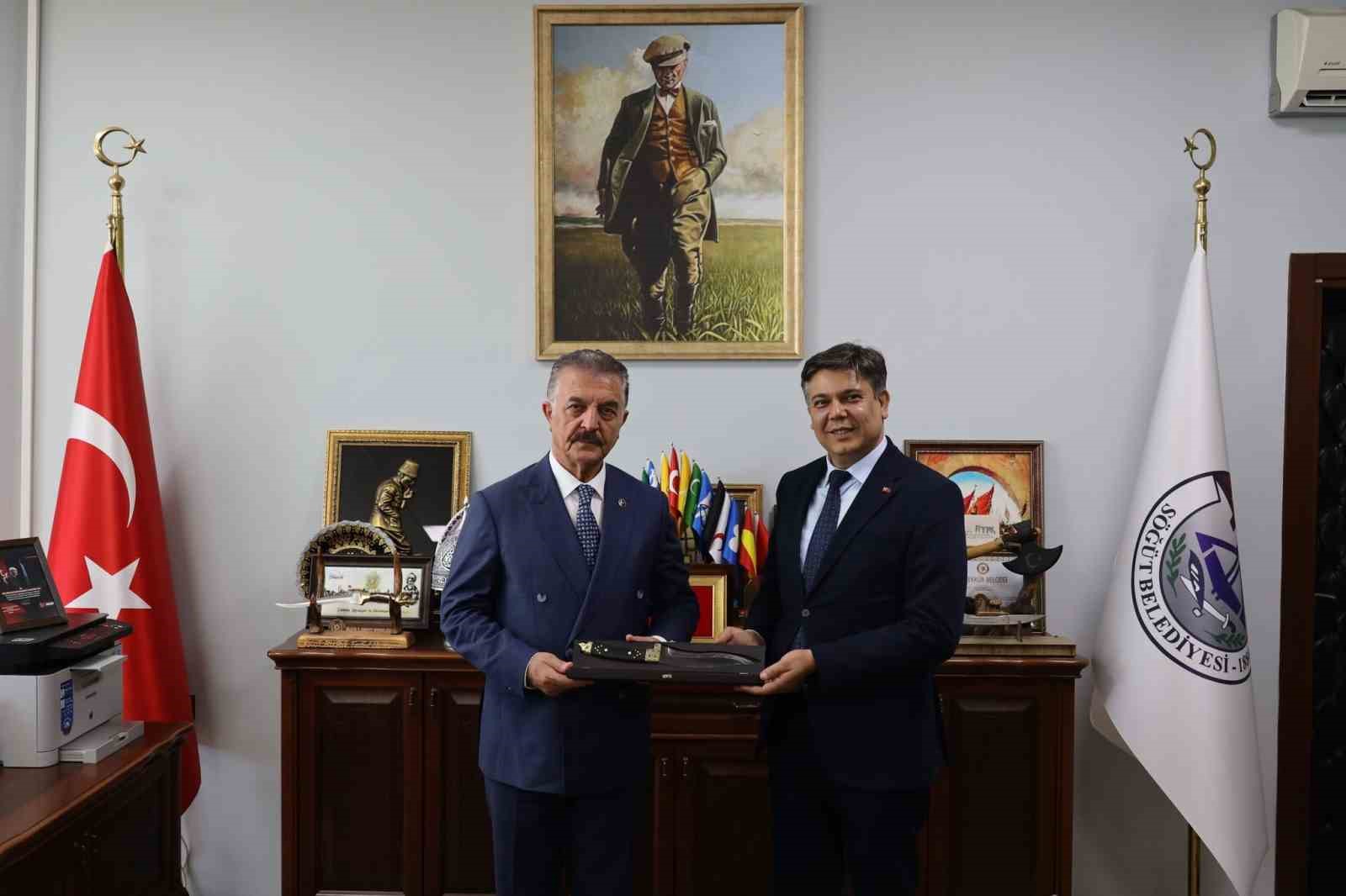 MHP Genel Sekreteri Büyükataman Söğüt’te temaslarda bulundu