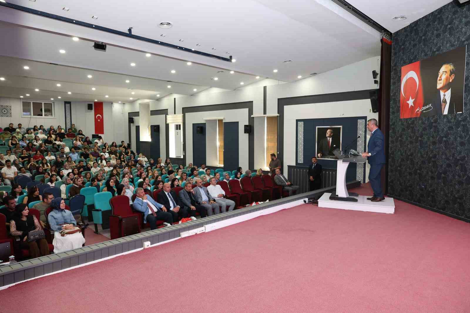 Geleceğin öğretmenleriyle buluştular