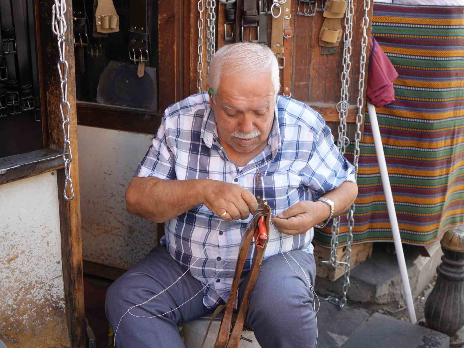 2 metrekarelik dükkanında üretiyor, 81 ile gönderiyor