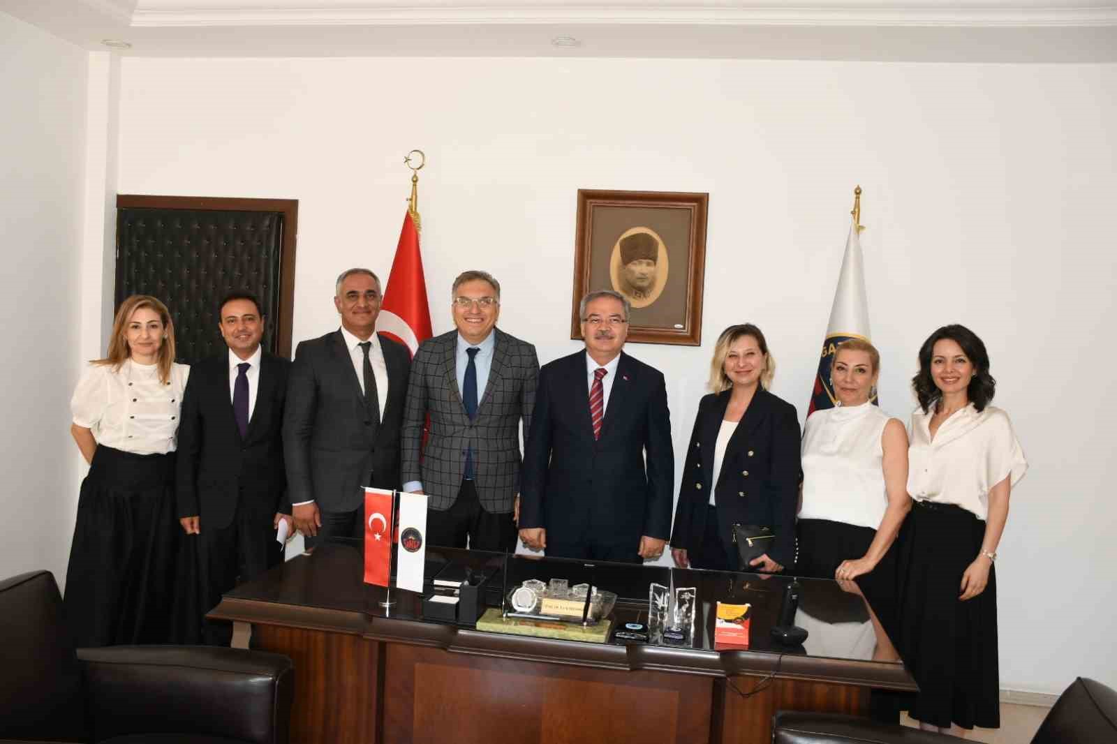 İl Milli Eğitim Müdürü Dr. Arpacı’dan LGS başarısıyla öne çıkan Gaziantep Kolej Vakfı Özel Okullarına anlamlı ziyaret