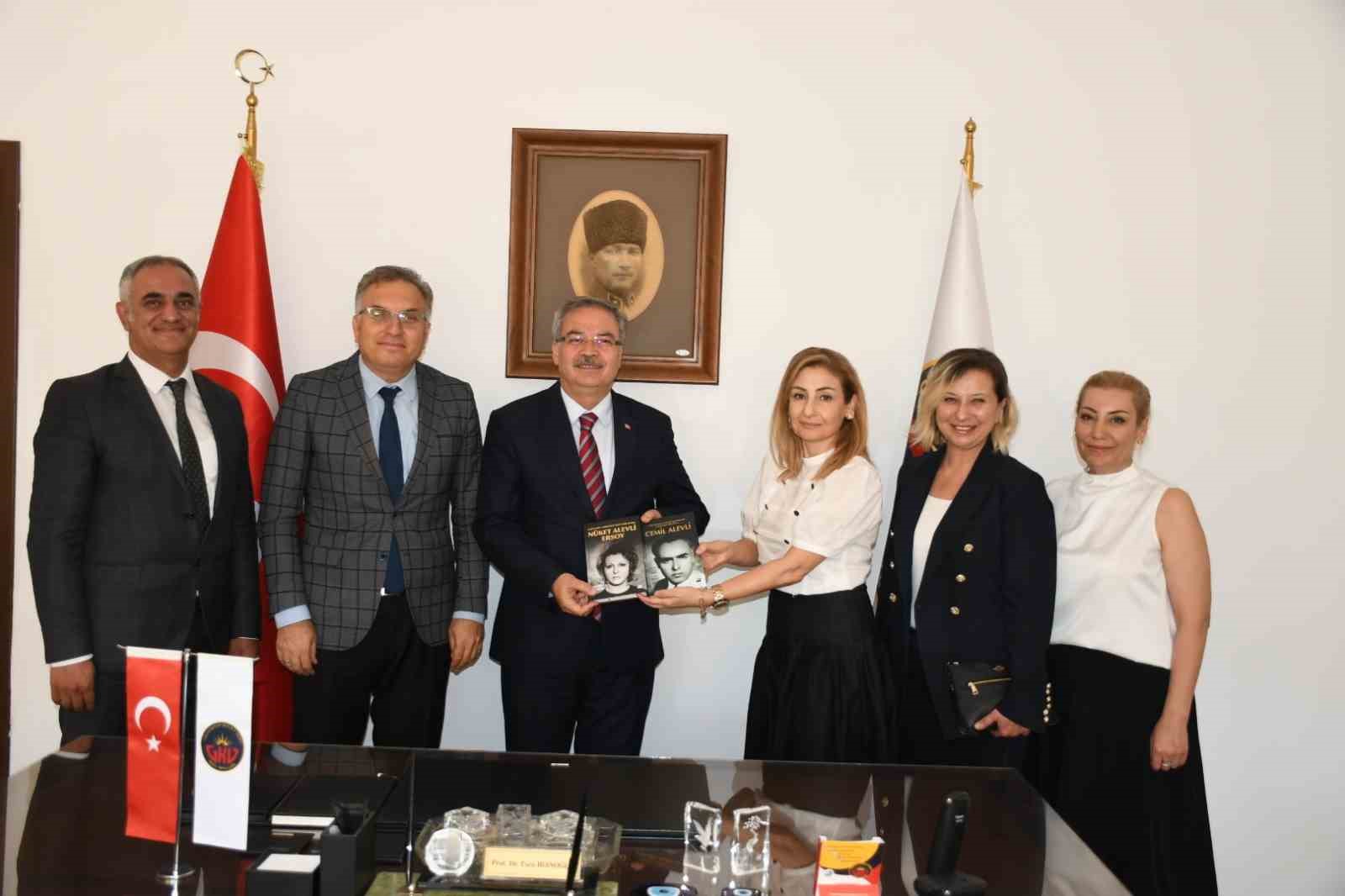 İl Milli Eğitim Müdürü Dr. Arpacı’dan LGS başarısıyla öne çıkan Gaziantep Kolej Vakfı Özel Okullarına anlamlı ziyaret