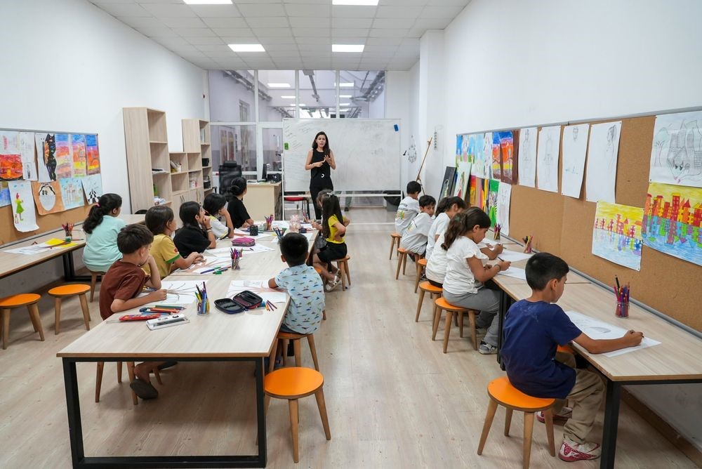 520 çocuk yazı sanat ve bilimle geçiriyor