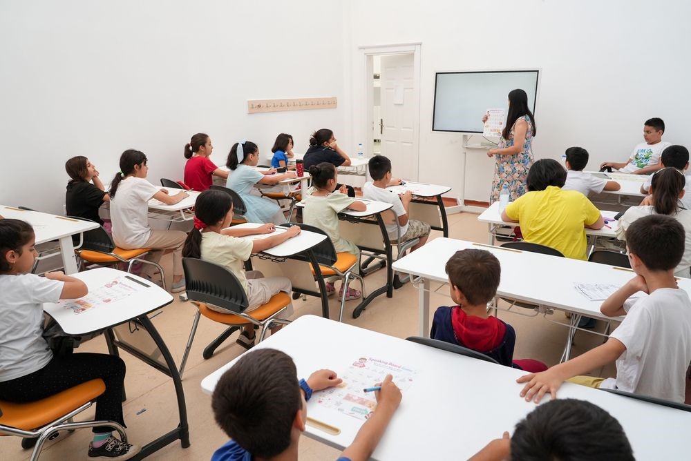 520 çocuk yazı sanat ve bilimle geçiriyor