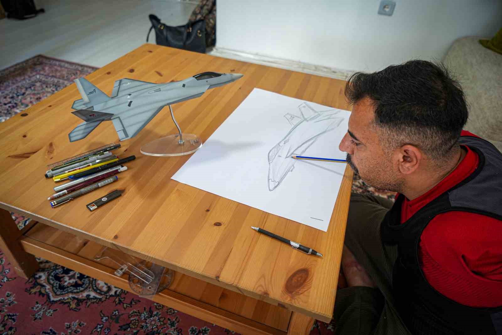 İki kolunu kaybetti, KAAN’ın görsel modelleyicisi oldu