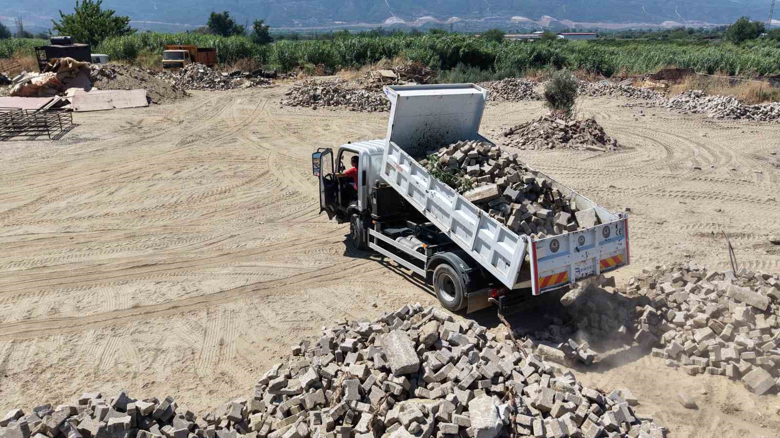 Kuyucak’ta üstyapı çalışmaları sürüyor