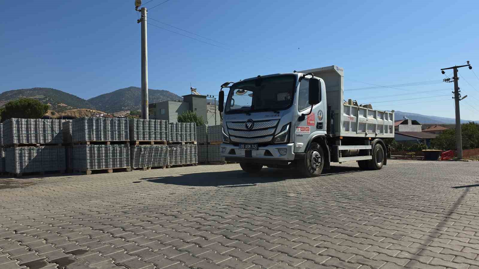 Kuyucak’ta üstyapı çalışmaları sürüyor