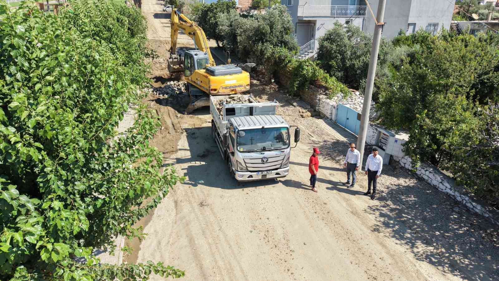 Kuyucak’ta üstyapı çalışmaları sürüyor