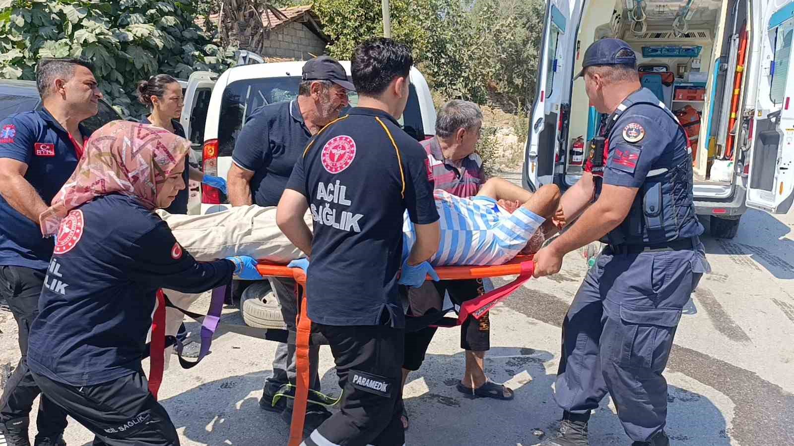 Otomobil ile hafif ticari araç kafa kafaya çarpıştı: 1 yaralı