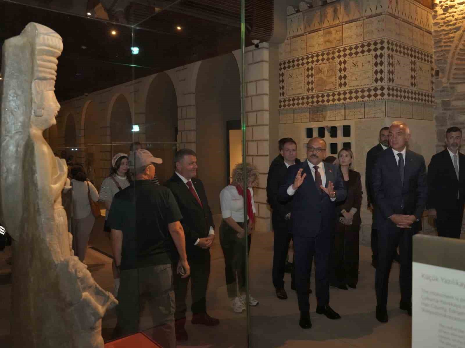 Bakan Ersoy: "Anadolu Medeniyetleri Müzesi’nde başlattığımız teşhir yenileme çalışmalarıyla müzemizi çağdaş müzecilik anlayışı doğrultusunda yeniden ele aldık"