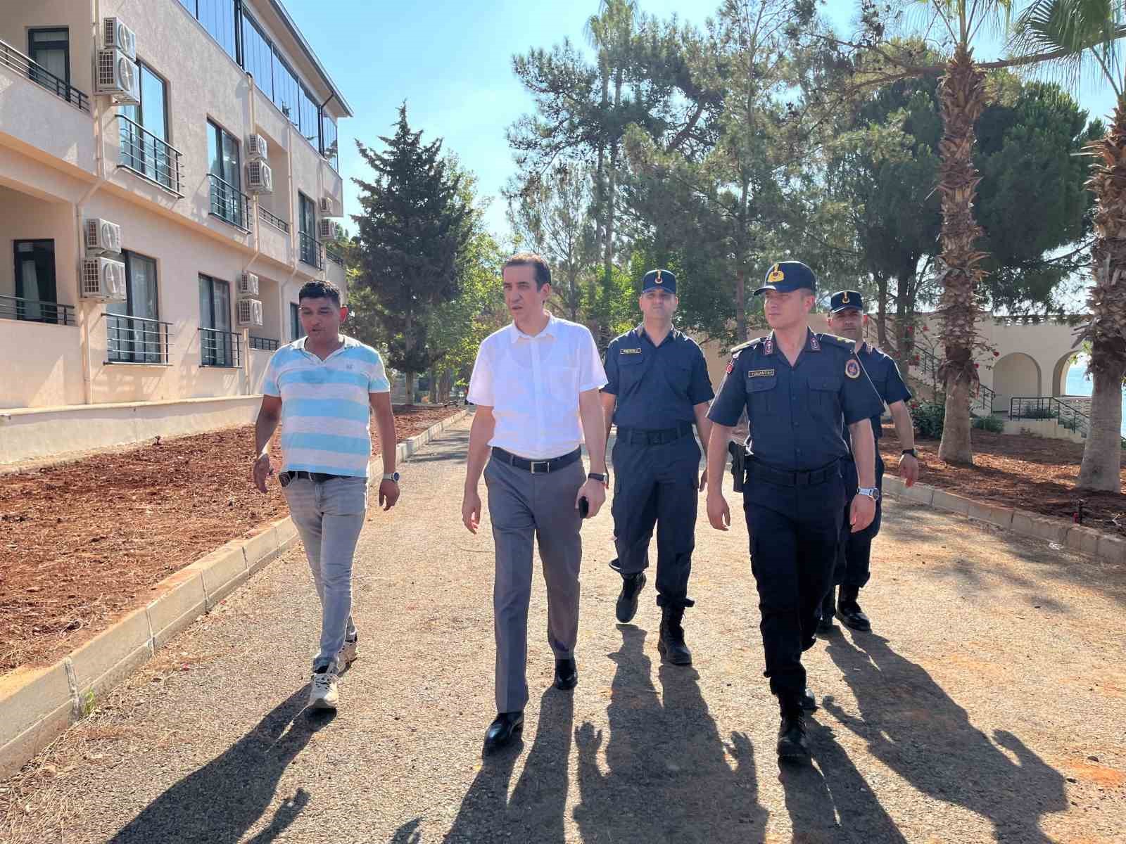 Kaymakam Topsakaloğlu, Tekeli Jandarma Sosyal Tesisleri inşaatını inceledi
