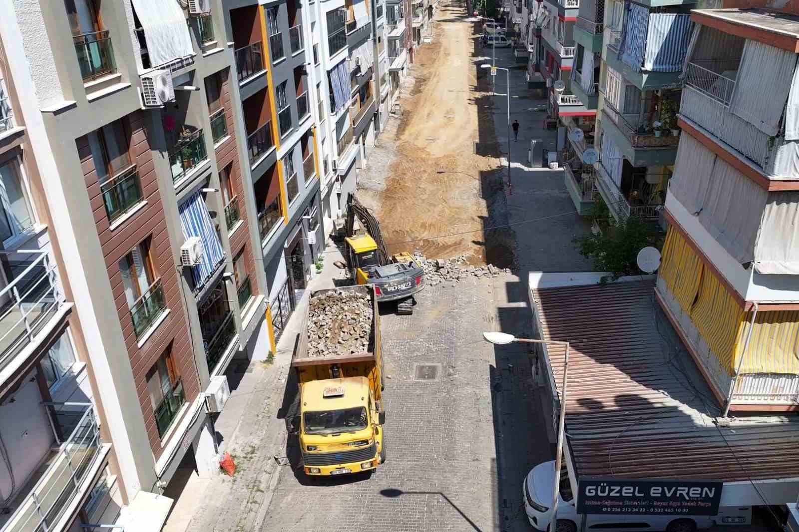 Efeler’de yol yatırımları sürüyor
